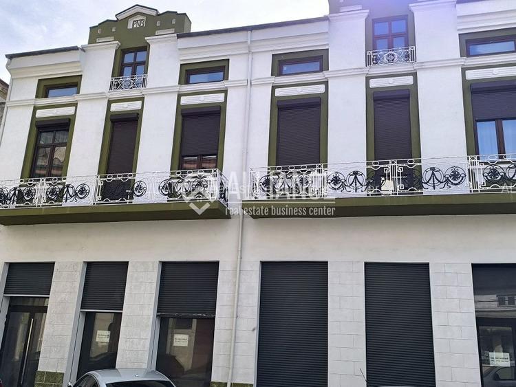 POLICLINICA CU PLATA(cod03) - Spatiu comercial luminos si inalt ! - 25