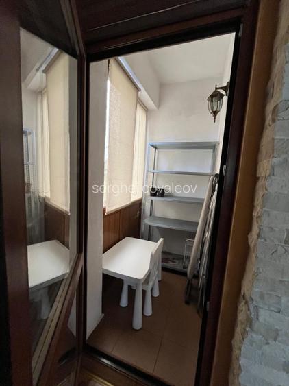 Închiriez apartament 3 camere cu garaj (2 locuri) - 11