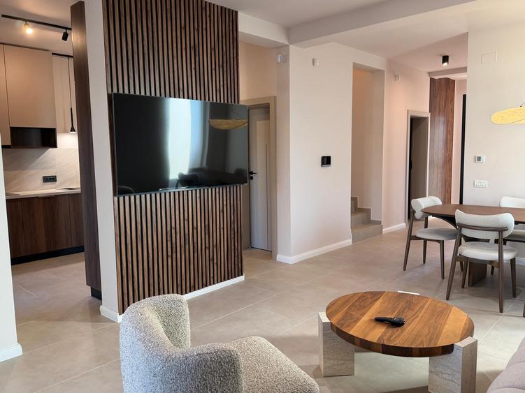 Casa din categoria Lux în Dumbrăvița 2 garaje