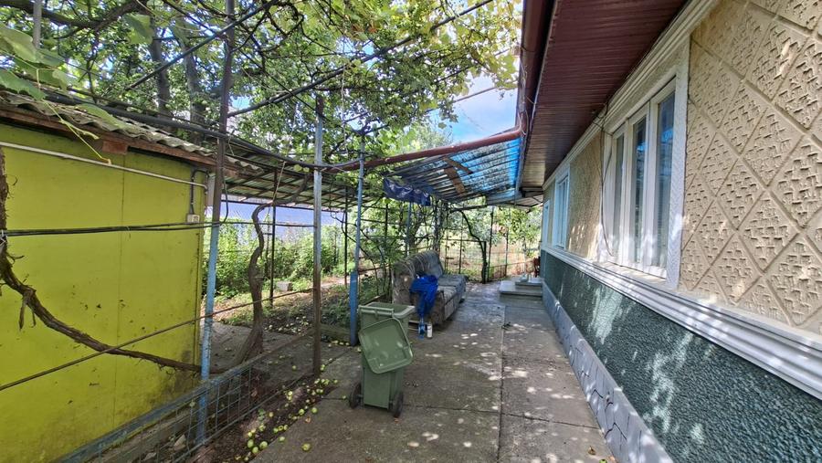 Casă cu teren foarte generos, la 5 minute de centrul orașului