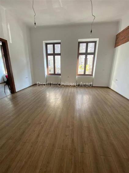 Inchiriez Spatiu  Comercial cu intrare din Bulevard - 3