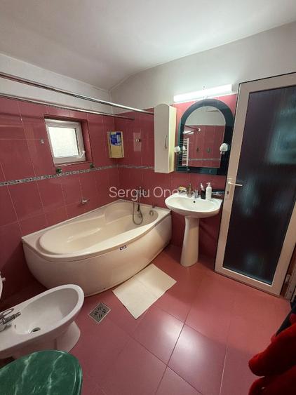 Închiriez apartament 3 camere - 5