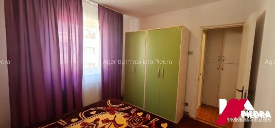 Inchiriez apartament 3 camere,situat pe B-dul Mihai Viteazu, et.3 - 2