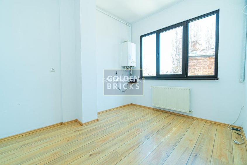 Piata Victoriei | Imobil individual | 12 incaperi  |Metrou 5 minute - 17