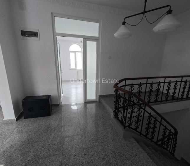 Imobil Central 355 mp | D+P+1+M | Consolidat & Renovant | 9 Camere - 24