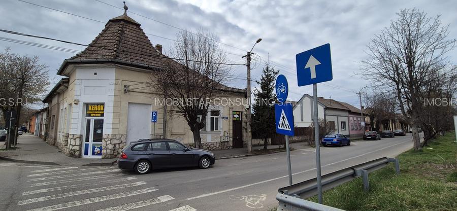 De inchiriat casa singur in curte , zona Centrala - 3