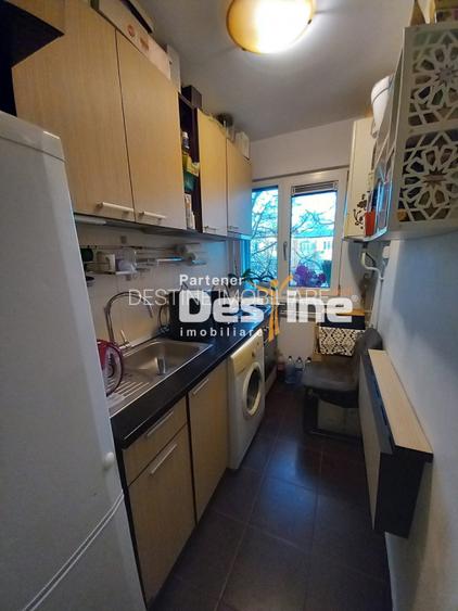 Apartament 2 camere 42 mp renovat cartier Smirodava Roman - 8