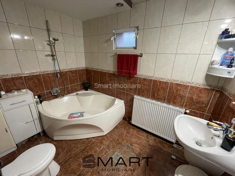 Casa cu doua apartamente si curte zona Turnisor - 9