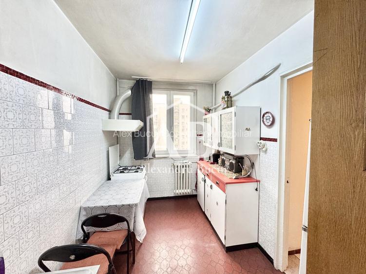 2 Camere Titan – 7 min. Metrou – Lângă Parcul IOR - Ap de renovat - 10