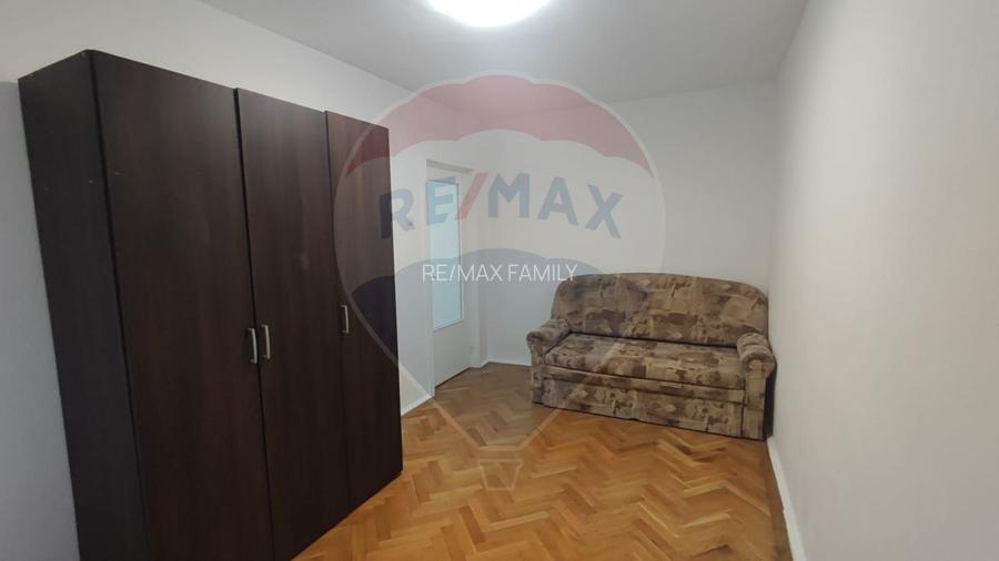 De inchiriat apartament 3 camere spatios  etaj 1 Splaiul Crisanei - 8