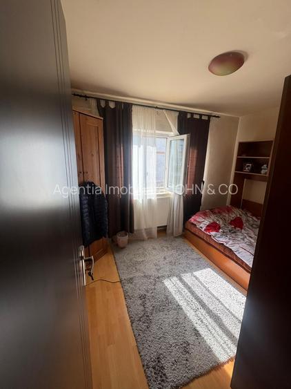 Vand apartament 2 camere, Prundu, Pitesti, semidecomandat, etaj 4 - 5