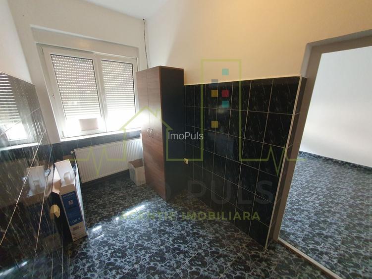 Casa individuala. 2 fronturi de pe 2 strazi (fata-spate). Se poate imparti in 2 - 10