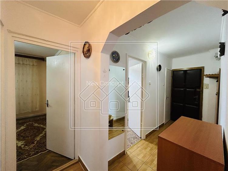 Apartament de vanzare in Sibiu - 2 camere, balcon, pivnita - 10
