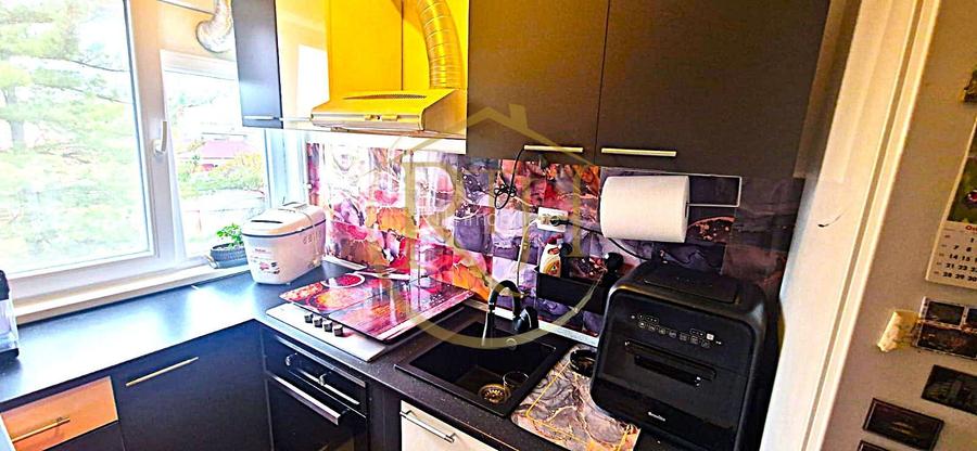 Vand apartament cu 4 camere in zona spitalul judetean,comision ,,0'' - 16