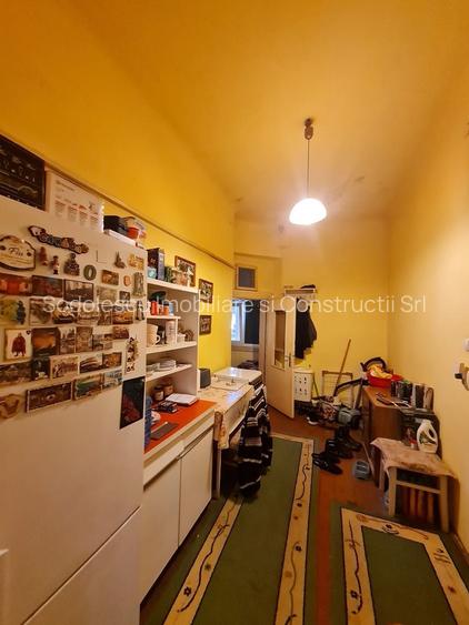 Apartament 2 camere,curte comuna/4 proprietari - 18