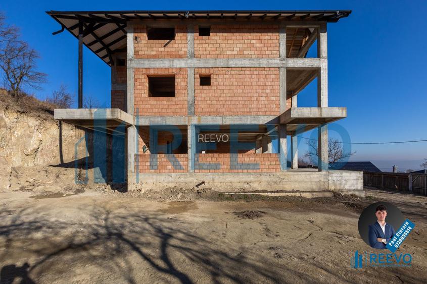 Pensiune/Vilă la roșu P+E+M în Sărata - 7