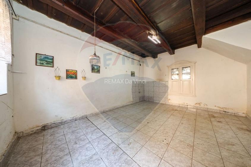 Casă / Vilă cu 10 camere de vânzare în zona Ultracentrală Râșnov - 12