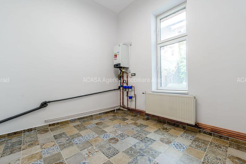 Apartament ULTRACENTRAL cu 3 camere, la cheie, renovat recent - 10
