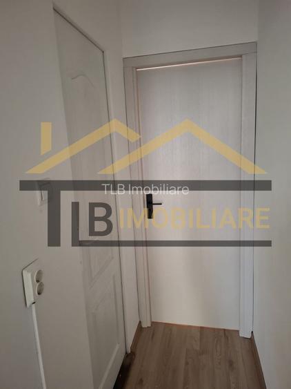 Spatiu comercial, 40 mp, Zona Poli 2 - 4