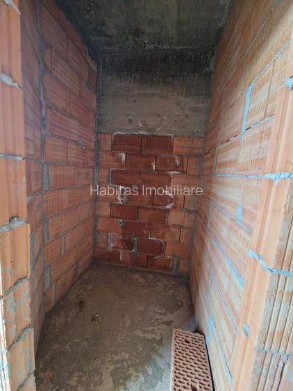 Casa individuala (semicolectiva) 172 mp utili, teren 765 mp Feleacu - 24