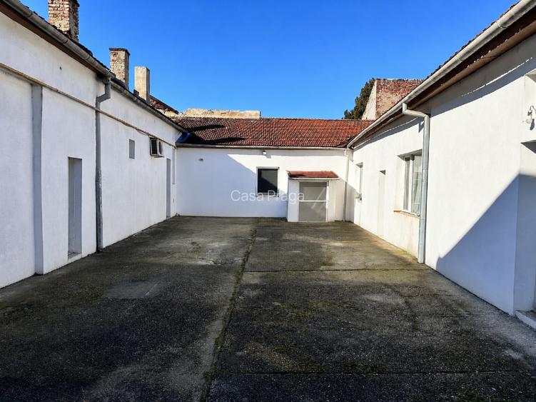 Spațiu comercial/birouri cu curte proprie, acces auto — Arad, zonă semicentrală, - 3
