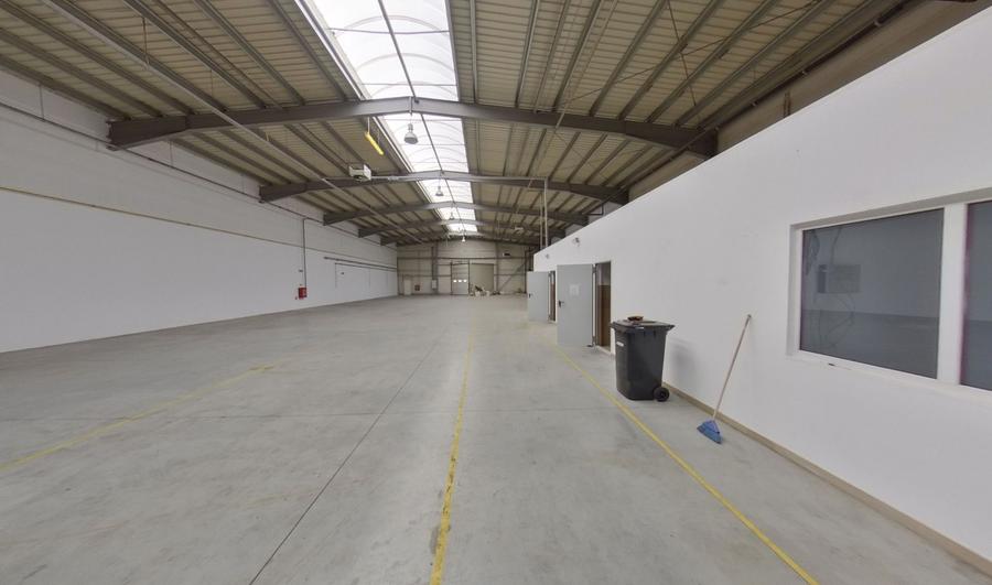 Hală industrială de închiriat 853 mp