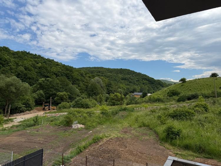 Vand casa finalizata cu CF in zona Roat,Faget