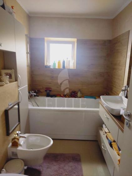 Apartament 3 camere în zona ZORILOR