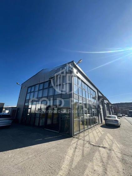 Spatiu Industrial - Showroom - 590 mp. Acces TIR