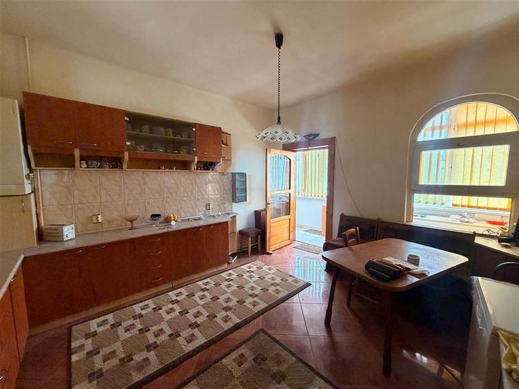Doua case in Brasov, 680 mp teren, zona Aurel Vlaicu, Brasov