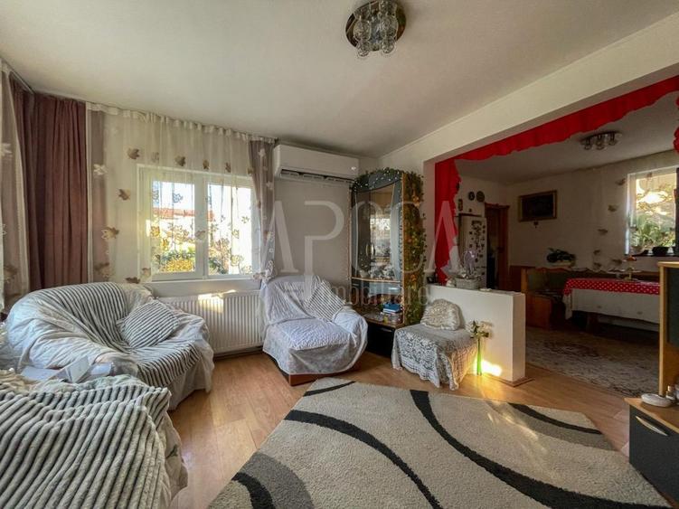 Casa 7 camere de vanzare in Floresti