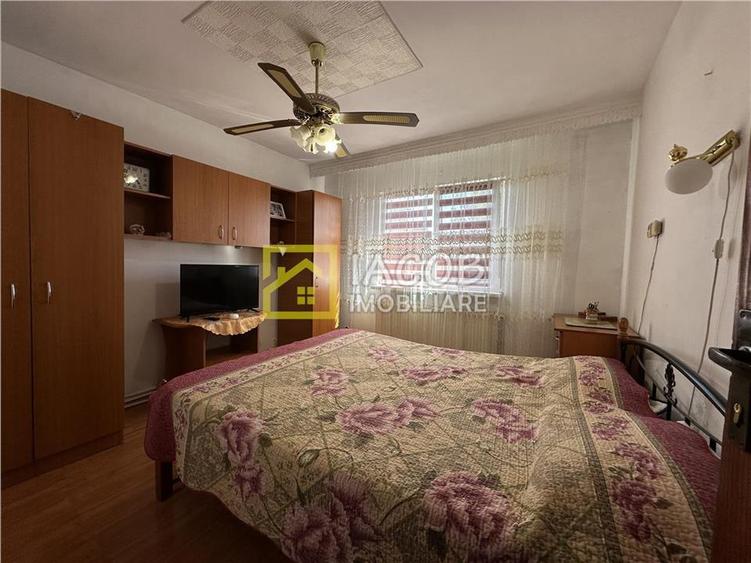 Apartament 3 camere decomandate – Str. Metalurgiei, Bacău