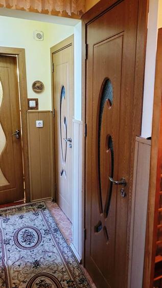Apartament cu 2 camere, decomandat, cartier Micro 14, etaj 5, zonă liniștită