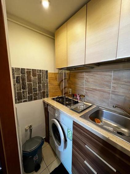 Apartament o camera în zona MAGAZINUL CENTRAL