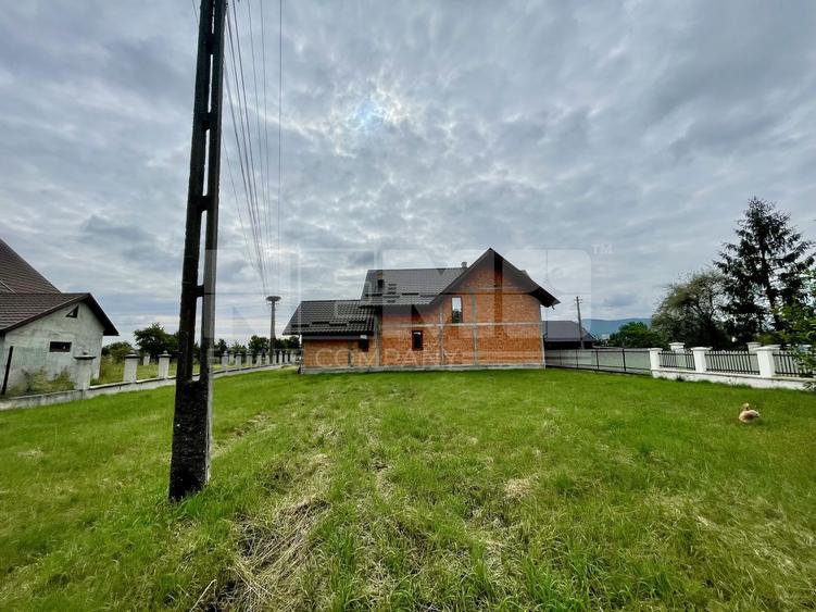CASA LA ROSU DIN CARAMIDA + GARAJ I 12,5 ARI I VICOV DE SUS I