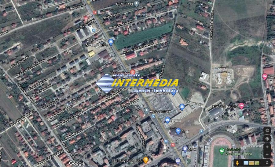 TEREN Intravilan 4100 mp D=36 m CETATE Dealul Furcilor cu toate utilitatiile.
