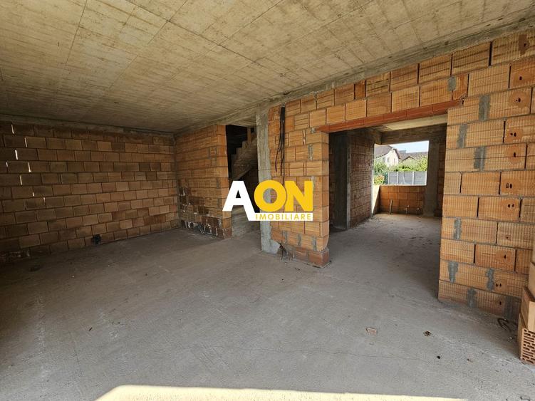 Casa la rosu, 4 camere, 2 bai, 345 mp teren, zona Ampoi 3