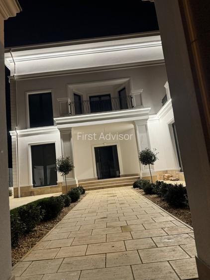 Vilă Exclusivistă în Pipera | 530 mp Utili | Teren 1.000 mp | 12 Camere | Person - 16