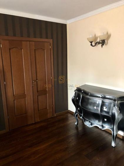 3 Camere, Natiunile Unite - Palatul Parlamentului, Mobilat lux