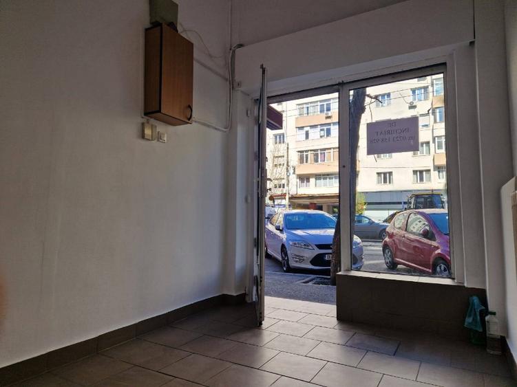 Spatiu comercial stradal  Gara de Nord 10 mp .
