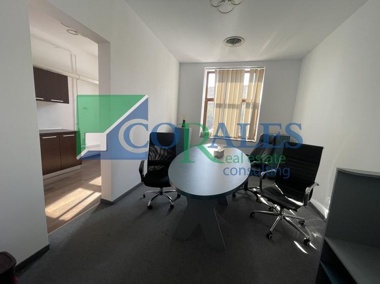 INVESTITIE. Etaj 1, 5 camere, 200 mp utili, 3 Ap. in cladire, 3 locuri parcare