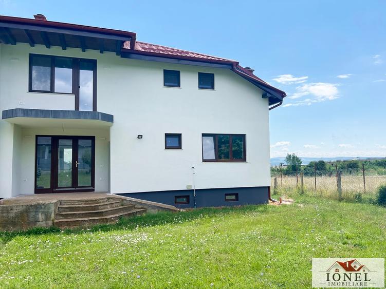 Vanzare casa 1/2 duplex semifinisat in Alba Iulia