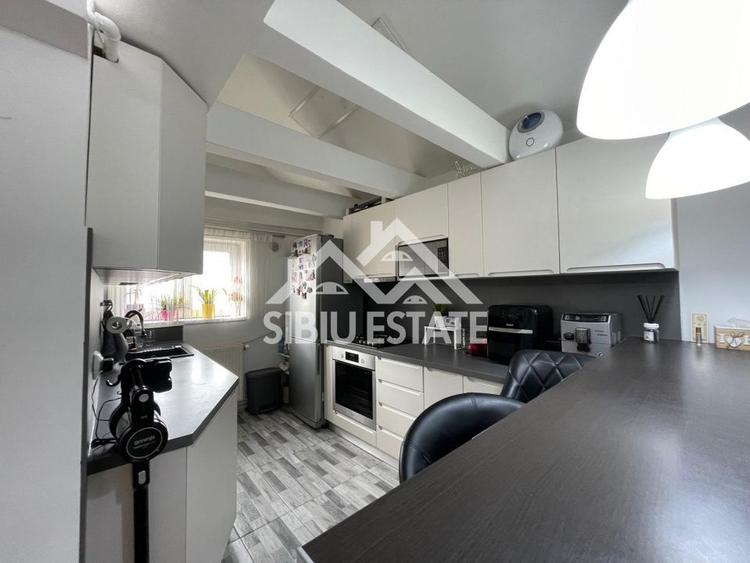 Apartament de vanzare, cu 4 camere, 82.4 mp. -Calea Cisnadiei (Ciresica)