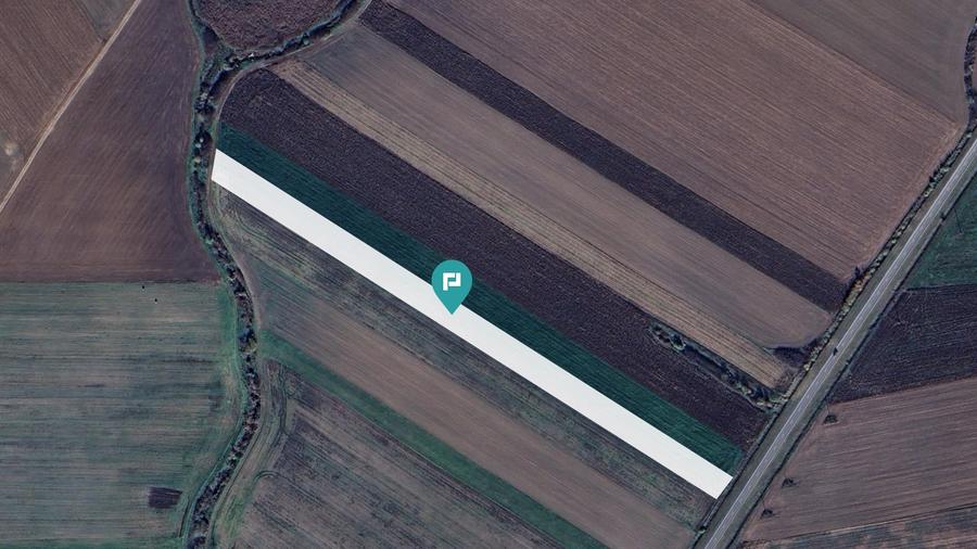 Teren intravilan la stradă principală Remetea Mare