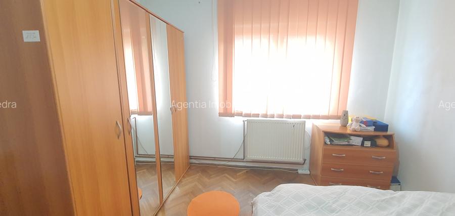 Inchiriez apartament 2 camere,decomandat,zona Calea Dumbravii ( Dioda ),etaj 3 - 6