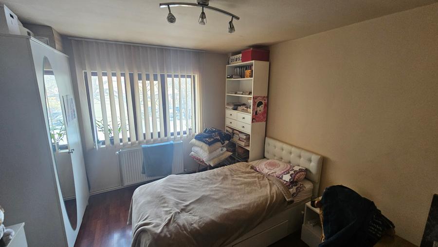 Apartament 4 camzere zona Otopeni-Central