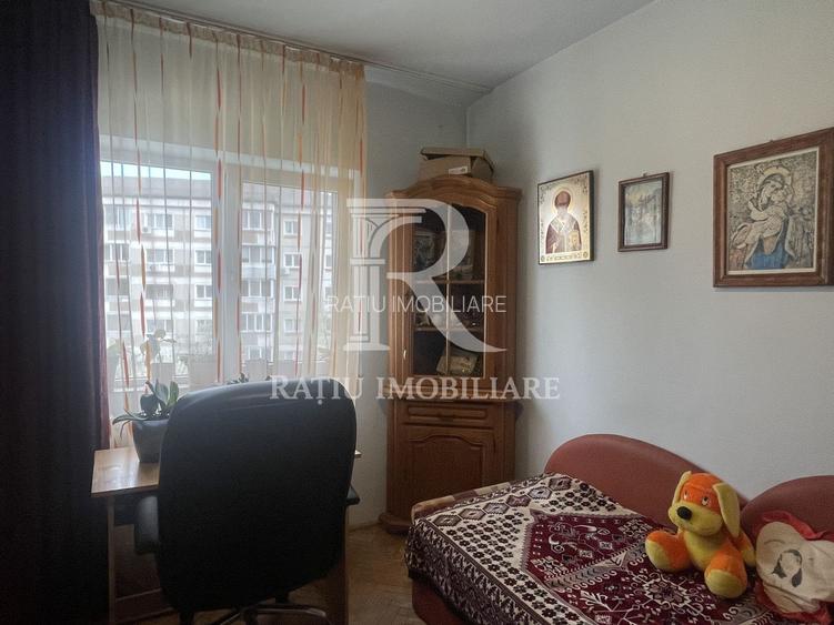 Apartament cu 3 camere | Etaj intermediar | Calea Aradului | Oradea