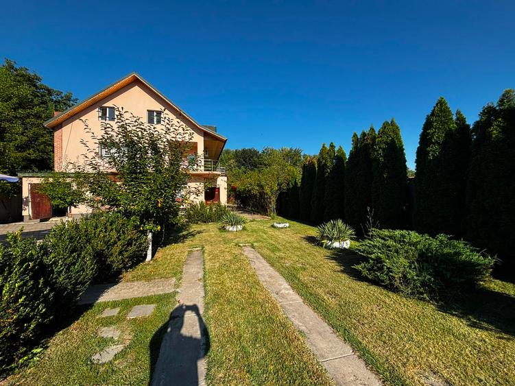 Casa Individuala P+1+M cu lac, sauna si piscina. Pretabil Azil de Batrani