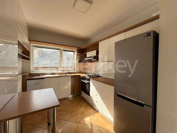 Apartament luminos cu 3 camere | zona linistita