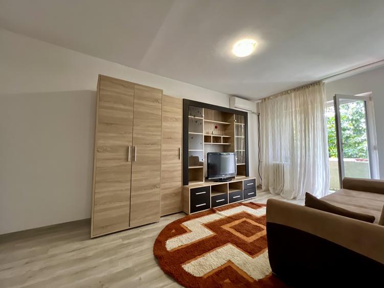 Apartament 2 camere, 47 mp utili, decomandat, etaj 3, mobilat - Zona Lipovei
